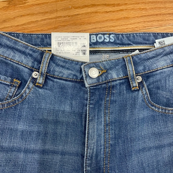 Hugo Boss high rise 70s flare jeans in medium blue - Picture 2 of 8